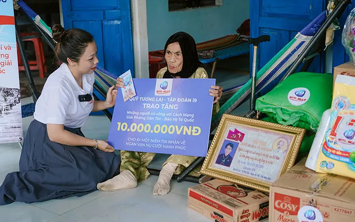 Biểu tượng tai nghe và tổng đài viên, thể hiện dịch vụ hỗ trợ 24/7 của S66